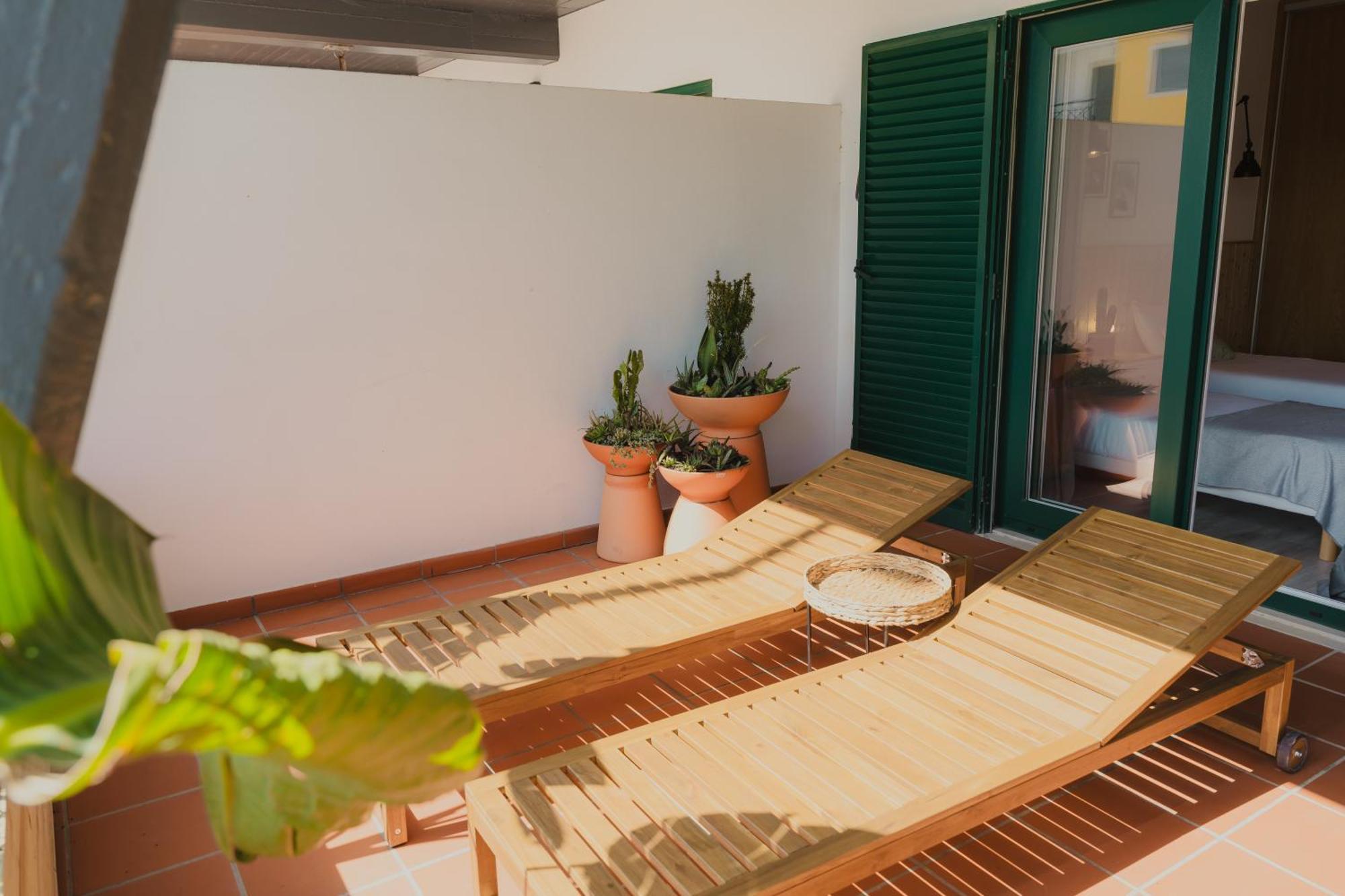 Surf Guesthouse - 7Min Walk To The Beach باتاياس المظهر الخارجي الصورة