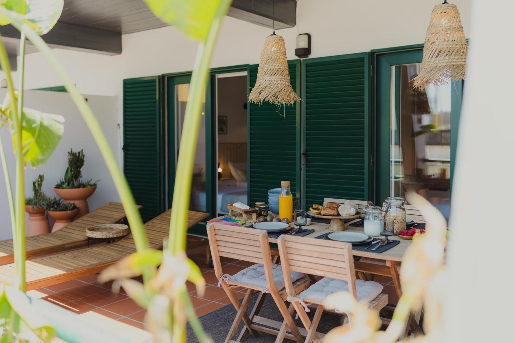 Surf Guesthouse - 7Min Walk To The Beach باتاياس المظهر الخارجي الصورة