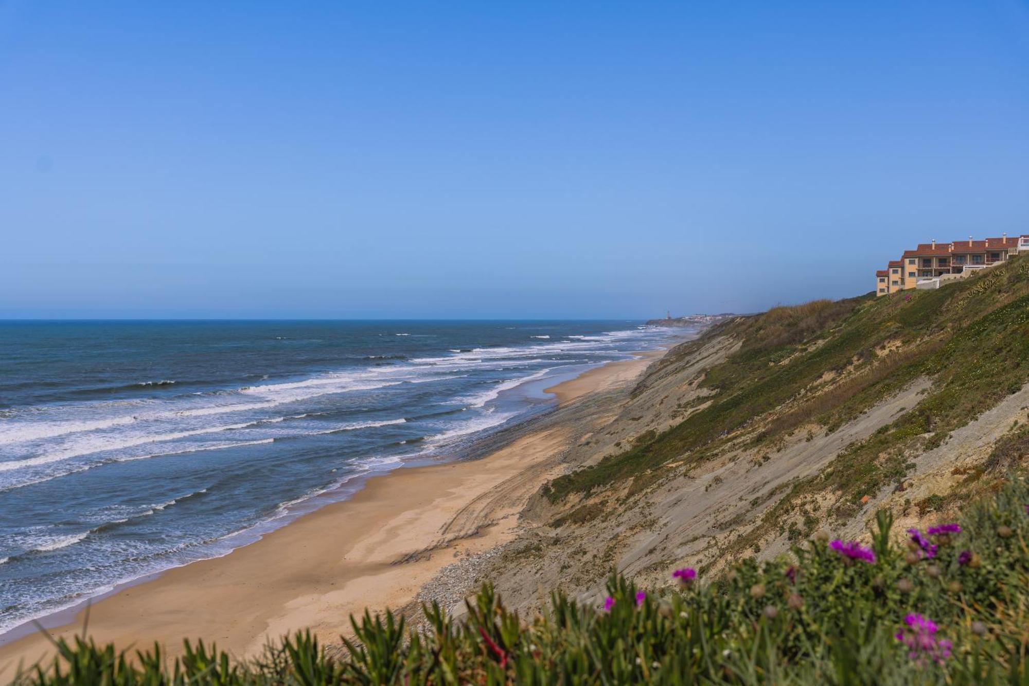 Surf Guesthouse - 7Min Walk To The Beach باتاياس المظهر الخارجي الصورة