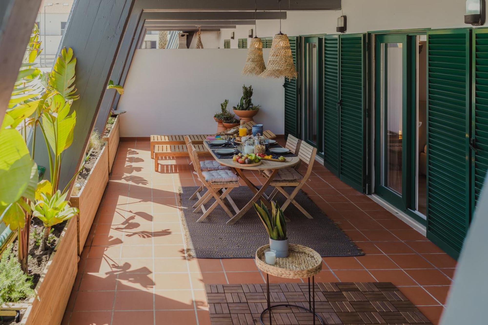 Surf Guesthouse - 7Min Walk To The Beach باتاياس المظهر الخارجي الصورة
