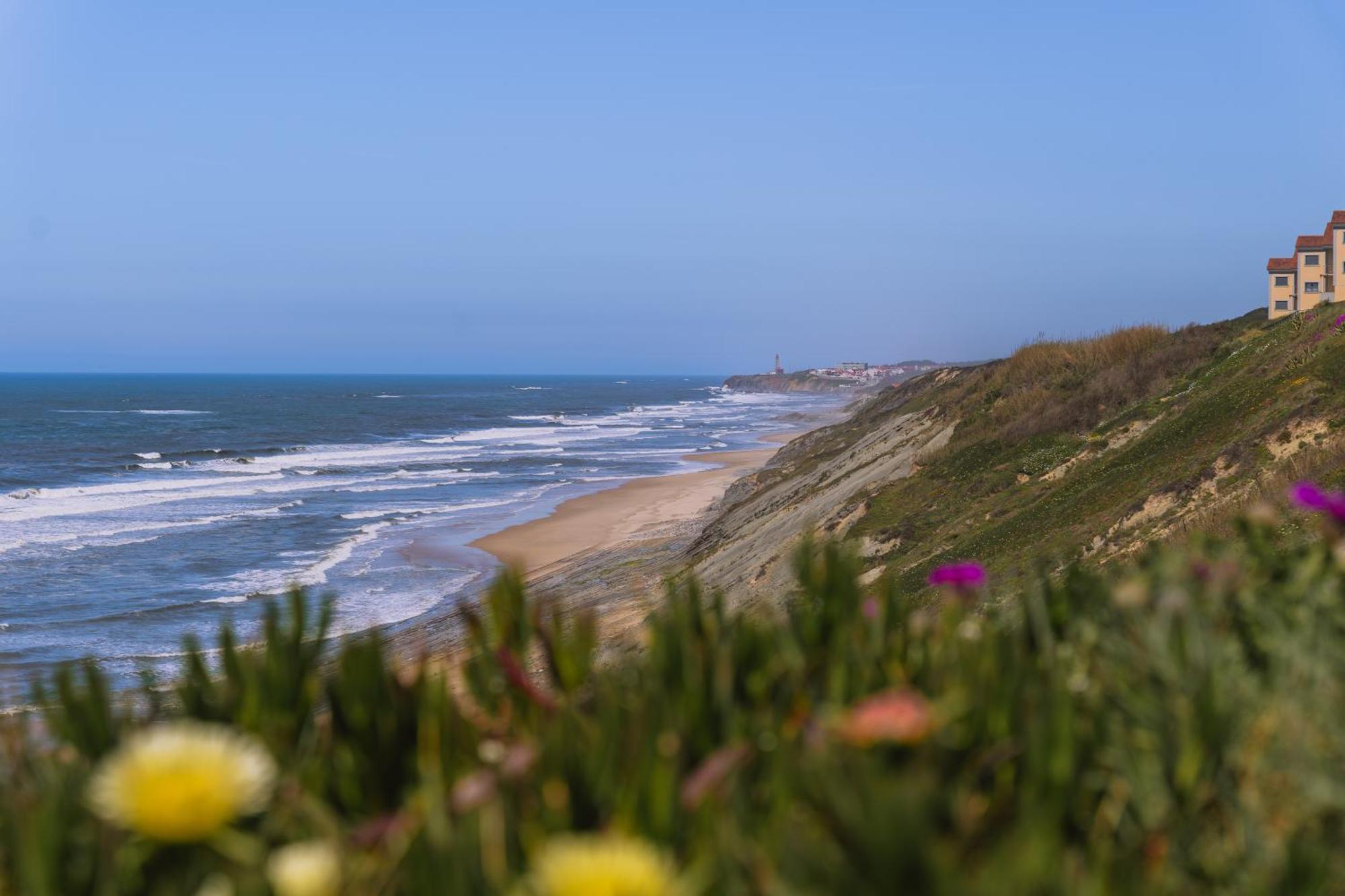 Surf Guesthouse - 7Min Walk To The Beach باتاياس المظهر الخارجي الصورة